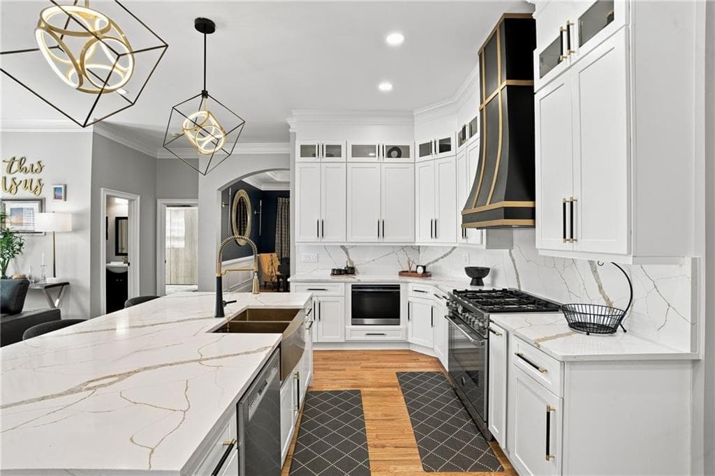 6 bedroom, 5 bathroom, 4,500 sq ft single family residence for sale at 1003 Wescott Lane, Sandy Springs, GA 30319 — photo 5