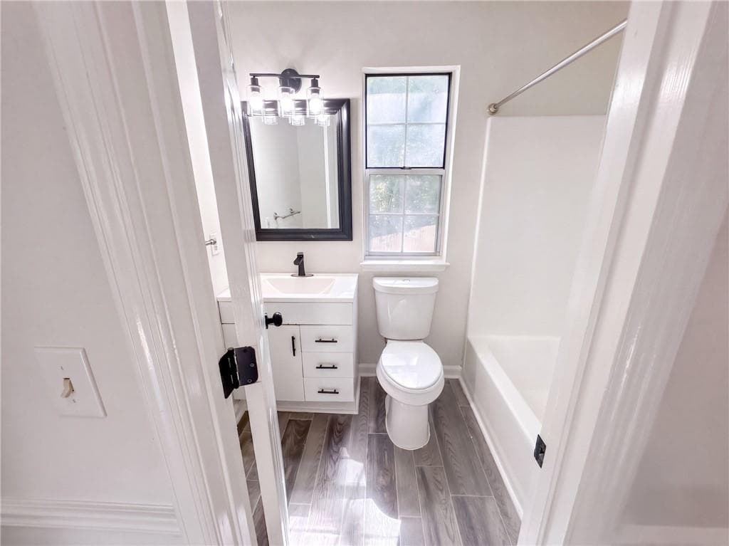 3 bedroom, 3 bathroom, 1,972 sq ft single family residence for sale at 4389 Southvale Drive, Decatur, GA 30034 — photo 9