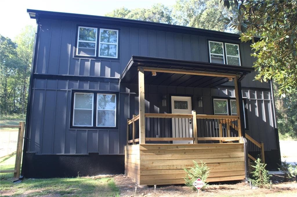 4 bedroom, 4 bathroom, 2,022 sq ft single family residence for sale at 441 POMONA Circle, Atlanta, GA 30315