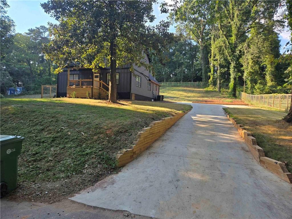 4 bedroom, 4 bathroom, 2,022 sq ft single family residence for sale at 441 POMONA Circle, Atlanta, GA 30315 — photo 2