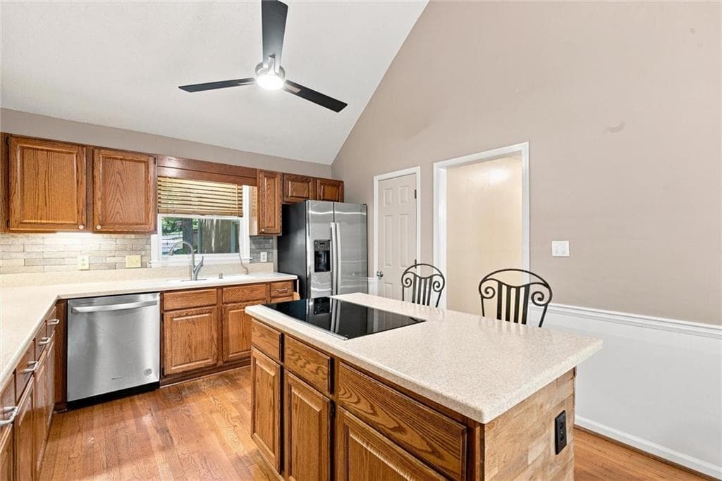 4 bedroom, 3 bathroom, 2,821 sq ft single family residence for sale at 4080 Stony River Way, Snellville, GA 30039 — photo 8