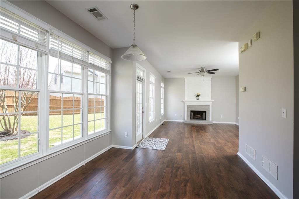4 bedroom, 3 bathroom, 2,410 sq ft single family residence for rent at 3050 Winston Terrace Ct, Alpharetta, GA 30009 for $2,900 a month — photo 4