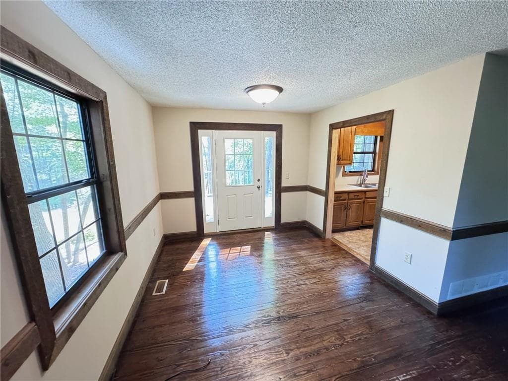 3 bedroom, 3 bathroom, 2,516 sq ft single family residence for rent at 4120 Heard Industrial Boulevard, Cumming, GA 30041 for $2,500 a month — photo 7