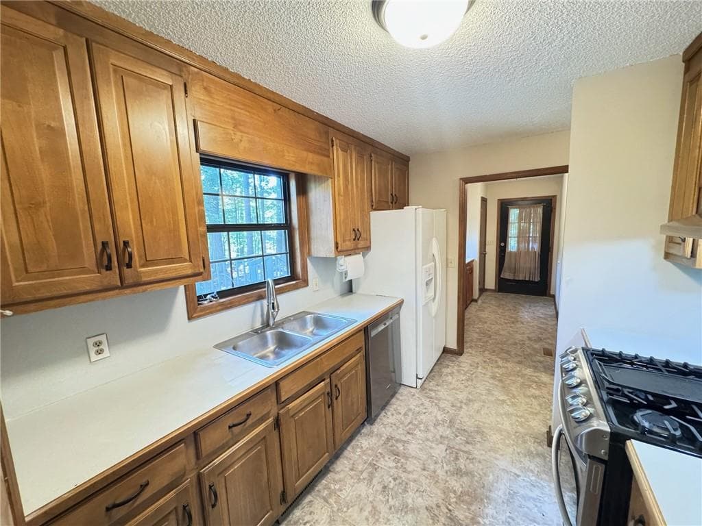 3 bedroom, 3 bathroom, 2,516 sq ft single family residence for rent at 4120 Heard Industrial Boulevard, Cumming, GA 30041 for $2,500 a month — photo 8
