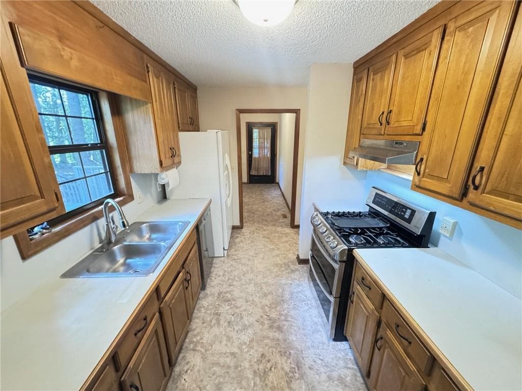 3 bedroom, 3 bathroom, 2,516 sq ft single family residence for rent at 4120 Heard Industrial Boulevard, Cumming, GA 30041 for $2,500 a month — photo 10