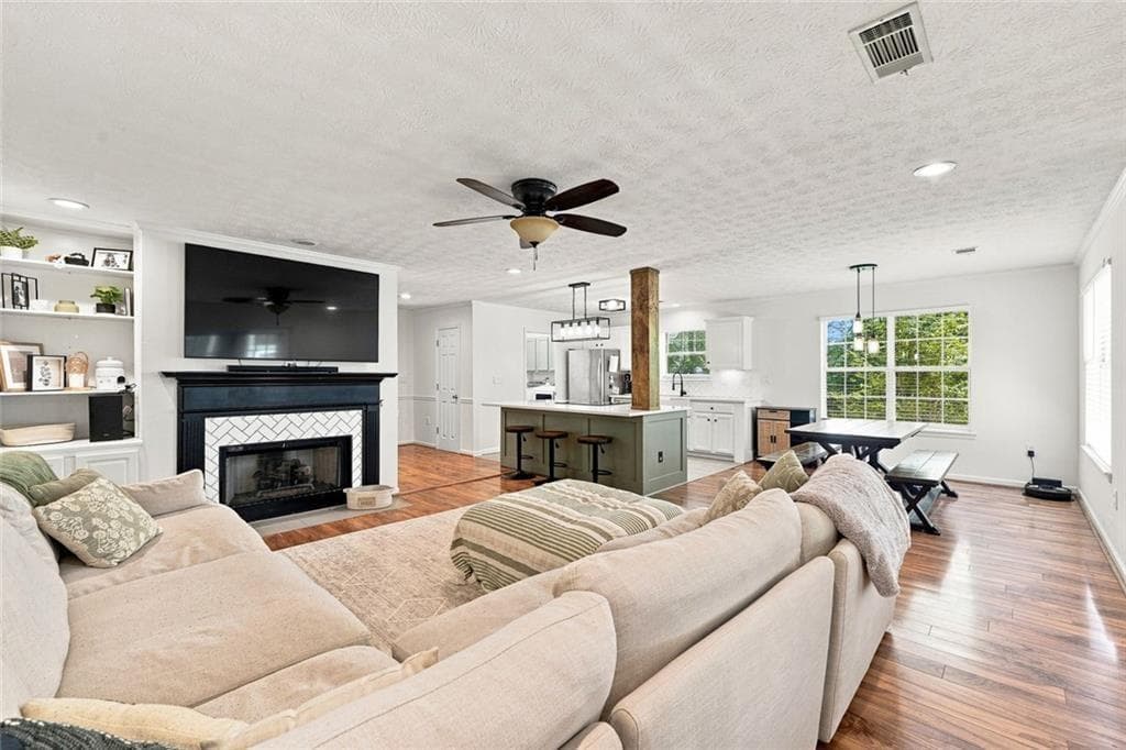 3 bedroom, 2 bathroom, 1,488 sq ft single family residence for sale at 122 Keeble Creek, Jasper, GA 30143 — photo 3