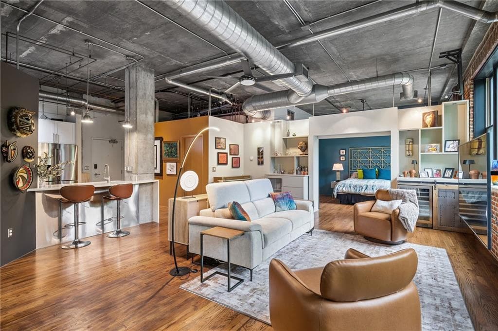 2 bedroom, 2 bathroom, 1,232 sq ft condominium for sale at 3235 Roswell Road 405, Atlanta, GA 30305