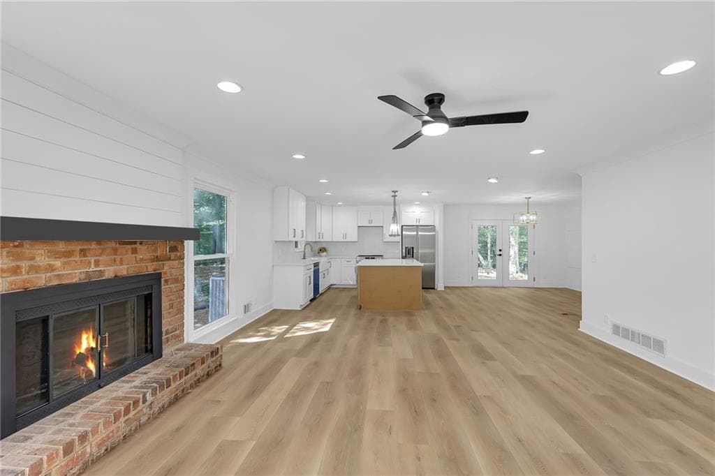 3 bedroom, 2 bathroom, 1,802 sq ft single family residence for sale at 3257 Hembree Court, Marietta, GA 30062 — photo 7