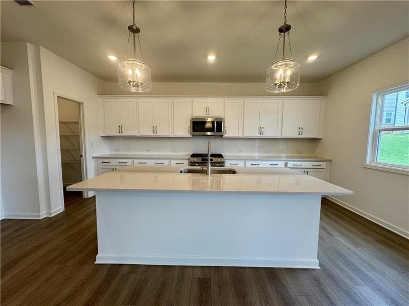 5 bedroom, 4 bathroom, 3,348 sq ft single family residence for rent at 5441 Hargrove Way, Flowery Branch, GA 30542 for $3,200 a month — photo 5