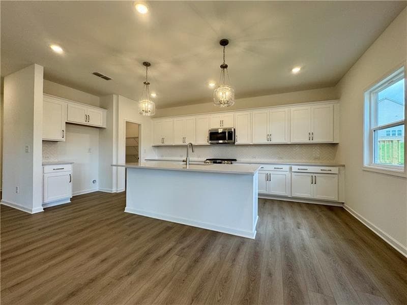 5 bedroom, 4 bathroom, 3,348 sq ft single family residence for rent at 5441 Hargrove Way, Flowery Branch, GA 30542 for $3,200 a month — photo 6