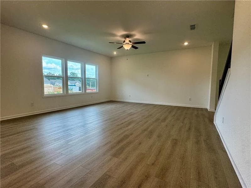 5 bedroom, 4 bathroom, 3,348 sq ft single family residence for rent at 5441 Hargrove Way, Flowery Branch, GA 30542 for $3,200 a month — photo 9
