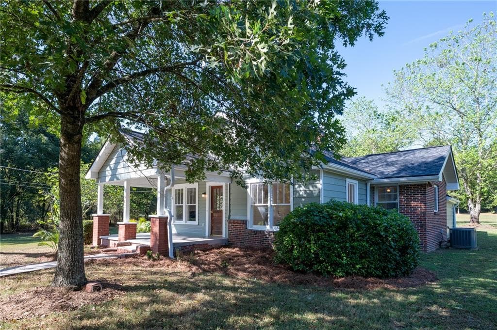 2 bedroom, 2 bathroom, 1,302 sq ft single family residence for sale at 1943 Moores Ferry Road, Plainville, GA 30733 — photo 2