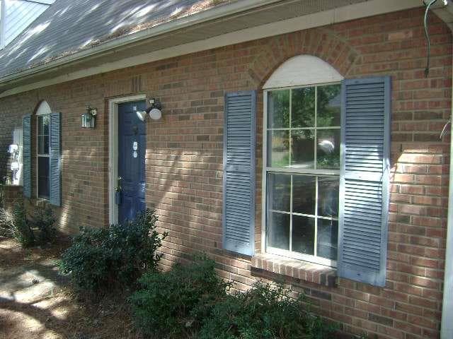 2 bedroom, 2 bathroom, 1,183 sq ft single family residence for sale at 934 Park Place, Conyers, GA 30012