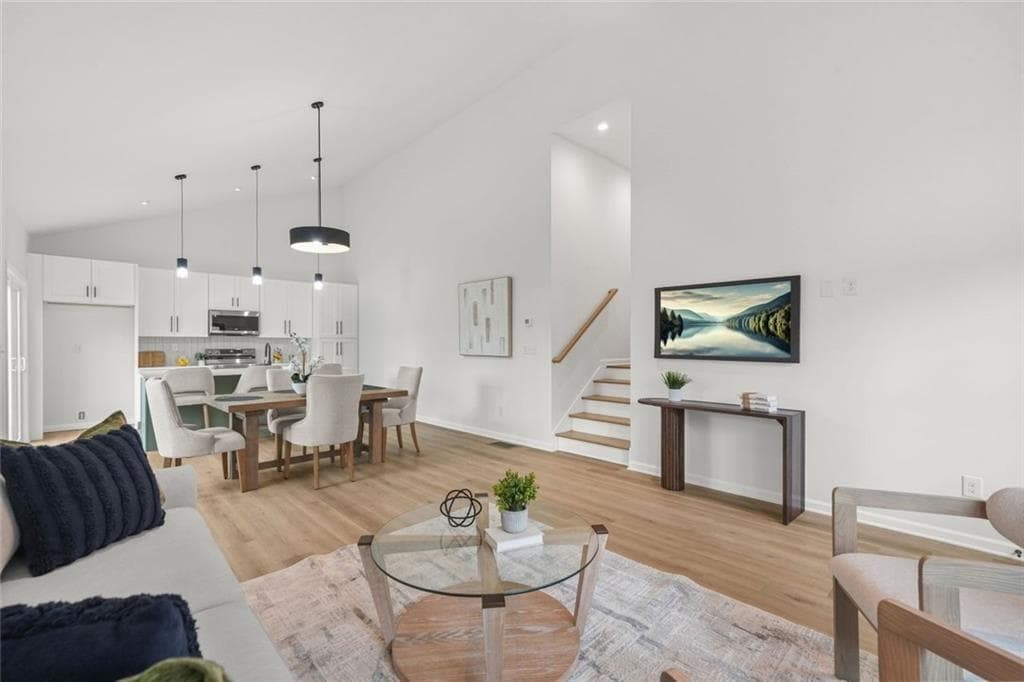 3 bedroom, 2 bathroom, 1,227 sq ft single family residence under contract at 1674 Mary George Avenue, Atlanta, GA 30318 — photo 3