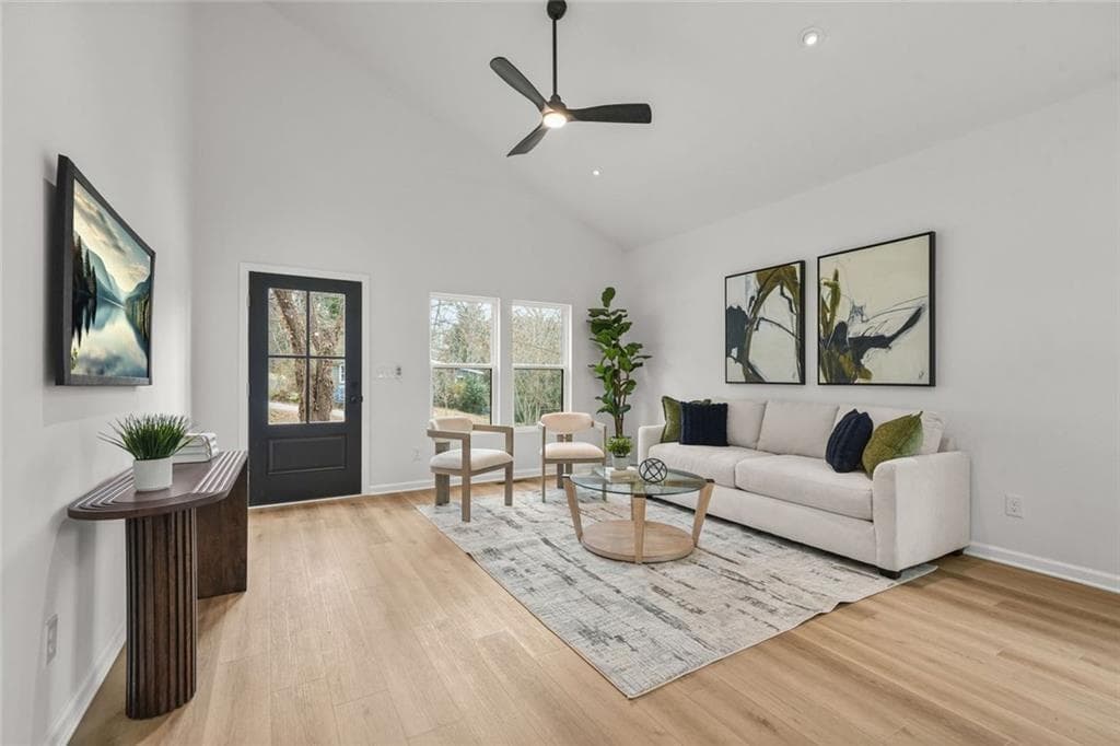 3 bedroom, 2 bathroom, 1,227 sq ft single family residence under contract at 1674 Mary George Avenue, Atlanta, GA 30318 — photo 4