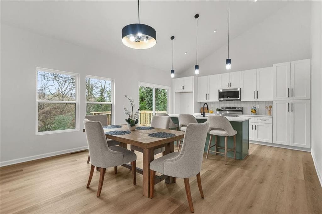 3 bedroom, 2 bathroom, 1,227 sq ft single family residence under contract at 1674 Mary George Avenue, Atlanta, GA 30318 — photo 5