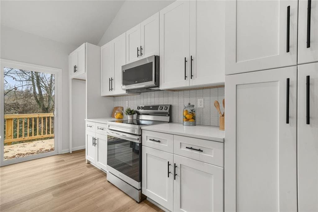 3 bedroom, 2 bathroom, 1,227 sq ft single family residence under contract at 1674 Mary George Avenue, Atlanta, GA 30318 — photo 10