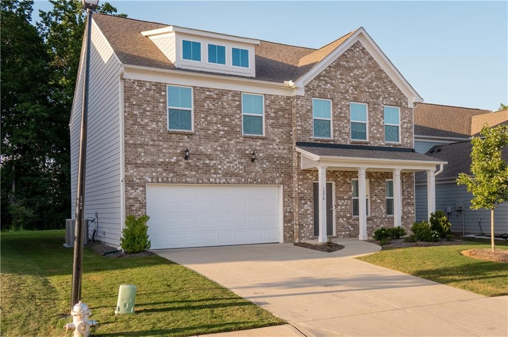 5 bedroom, 3 bathroom, 2,740 sq ft single family residence for rent at 1376 Maston Road, Auburn, GA 30011 for $3,100 a month — photo 2