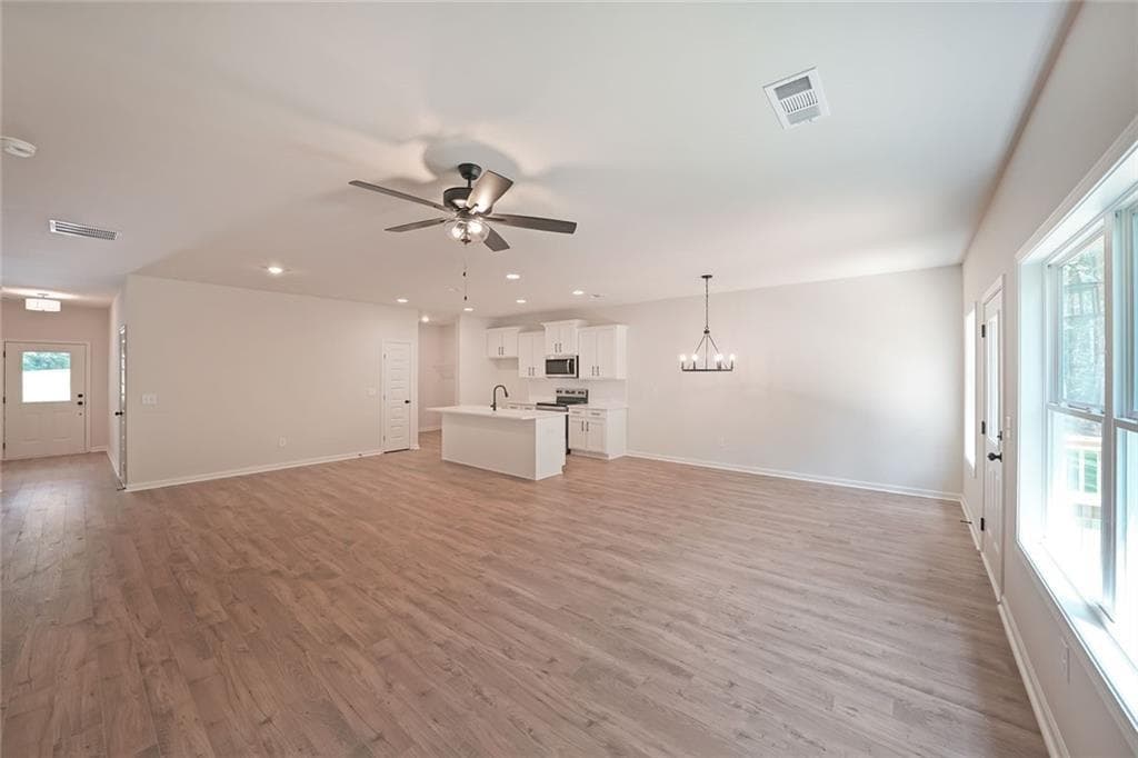 3 bedroom, 2 bathroom, 1,600 sq ft single family residence for sale at 250 West Woods Drive, Dahlonega, GA 30533 — photo 6