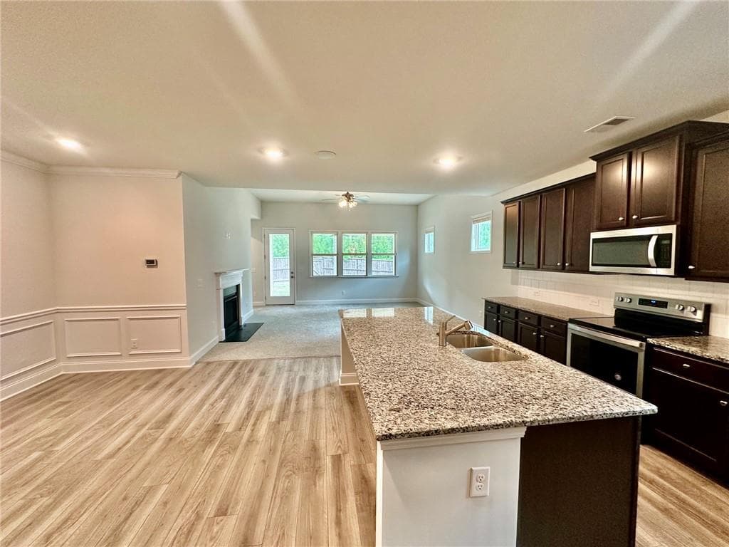 4 bedroom, 3 bathroom, 2,720 sq ft single family residence for sale at 158 Rolling Hills Place, Canton, GA 30114 — photo 4