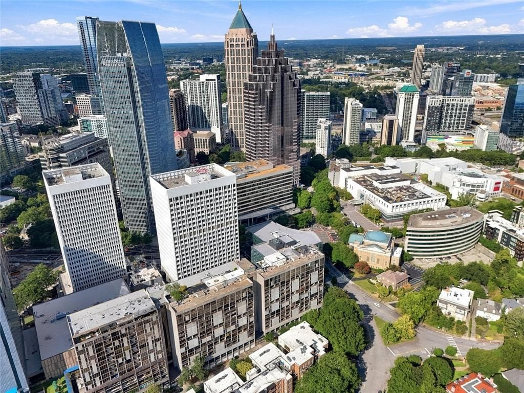 1 bedroom, 1 bathroom, 862 sq ft condominium for sale at 145 15th Street 426, Atlanta, GA 30309 — photo 1 of 31