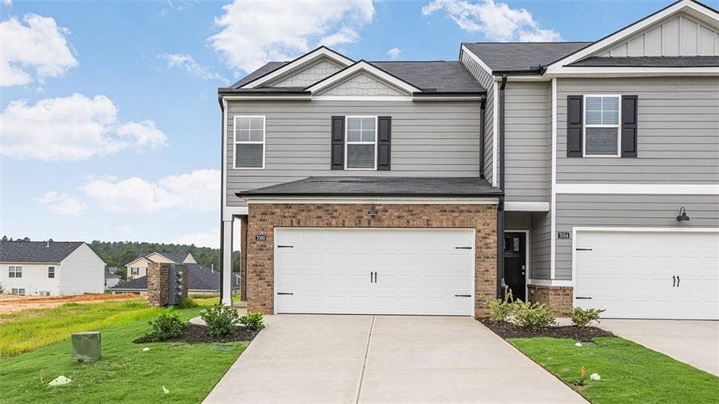 3 bedroom, 3 bathroom, 1,498 sq ft townhouse for sale at 132 Pinemarrow Trail, Stockbridge, GA 30281