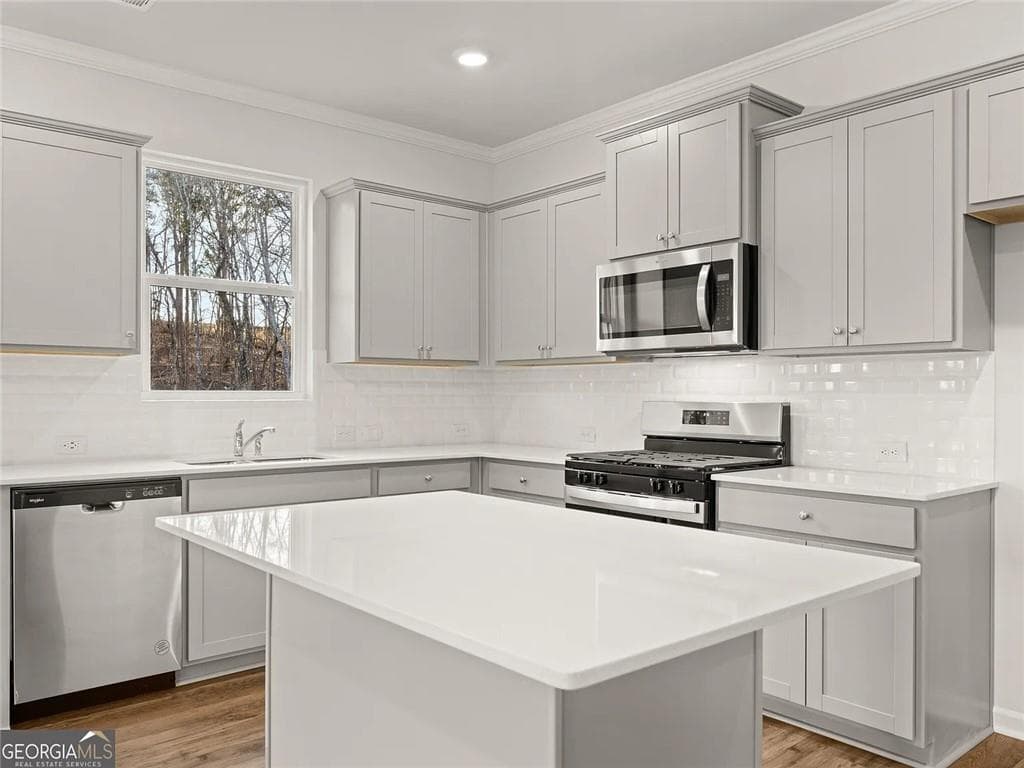 5 bedroom, 5 bathroom, 3,389 sq ft single family residence for rent at 4051 Peregrine Way, Gainesville, GA 30506 for $3,600 a month — photo 8