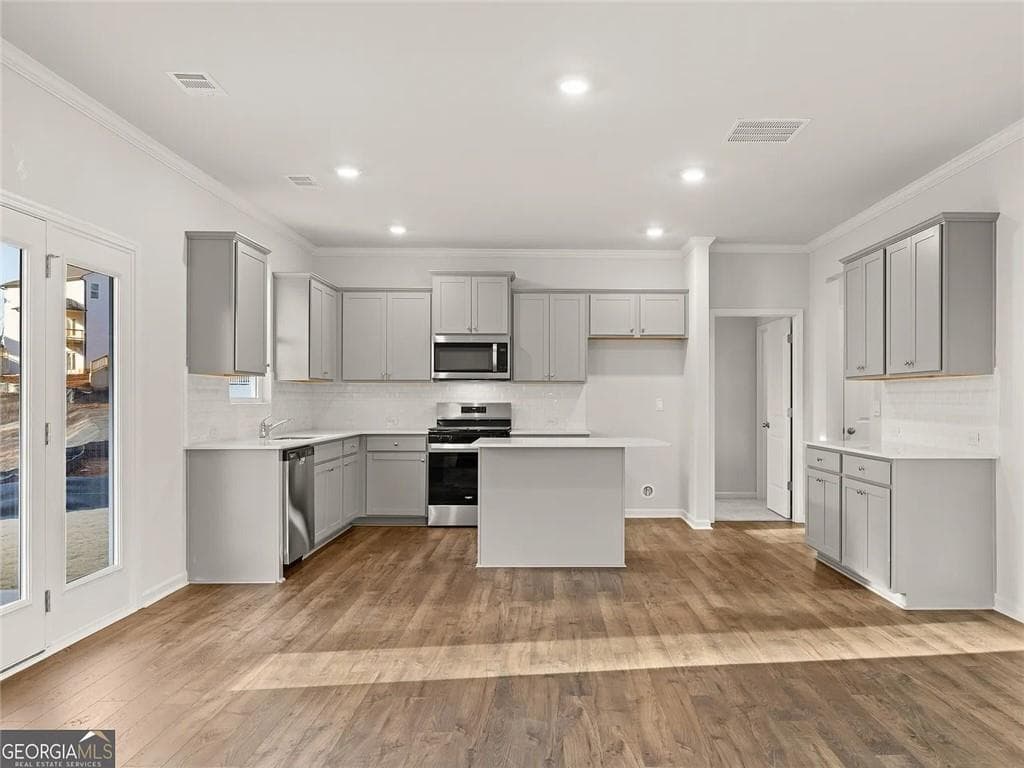 5 bedroom, 5 bathroom, 3,389 sq ft single family residence for rent at 4051 Peregrine Way, Gainesville, GA 30506 for $3,600 a month — photo 9