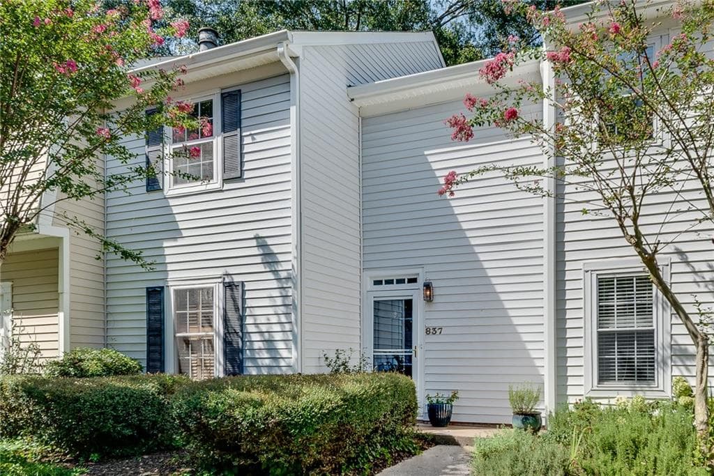 2 bedroom, 3 bathroom, 1,536 sq ft townhouse for sale at 837 Heritage Square, Decatur, GA 30033 — photo 2