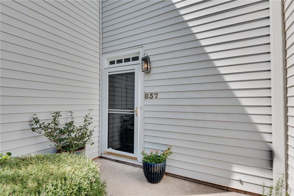 2 bedroom, 3 bathroom, 1,536 sq ft townhouse for sale at 837 Heritage Square, Decatur, GA 30033 — photo 3