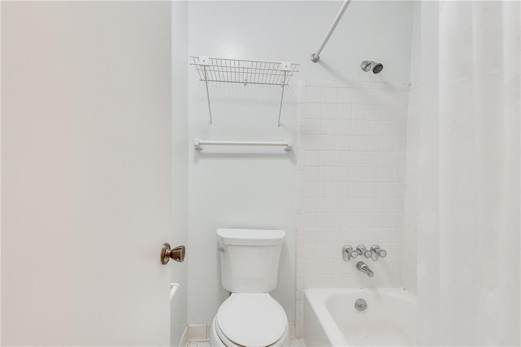 2 bedroom, 3 bathroom, 1,536 sq ft townhouse for sale at 837 Heritage Square, Decatur, GA 30033 — photo 8