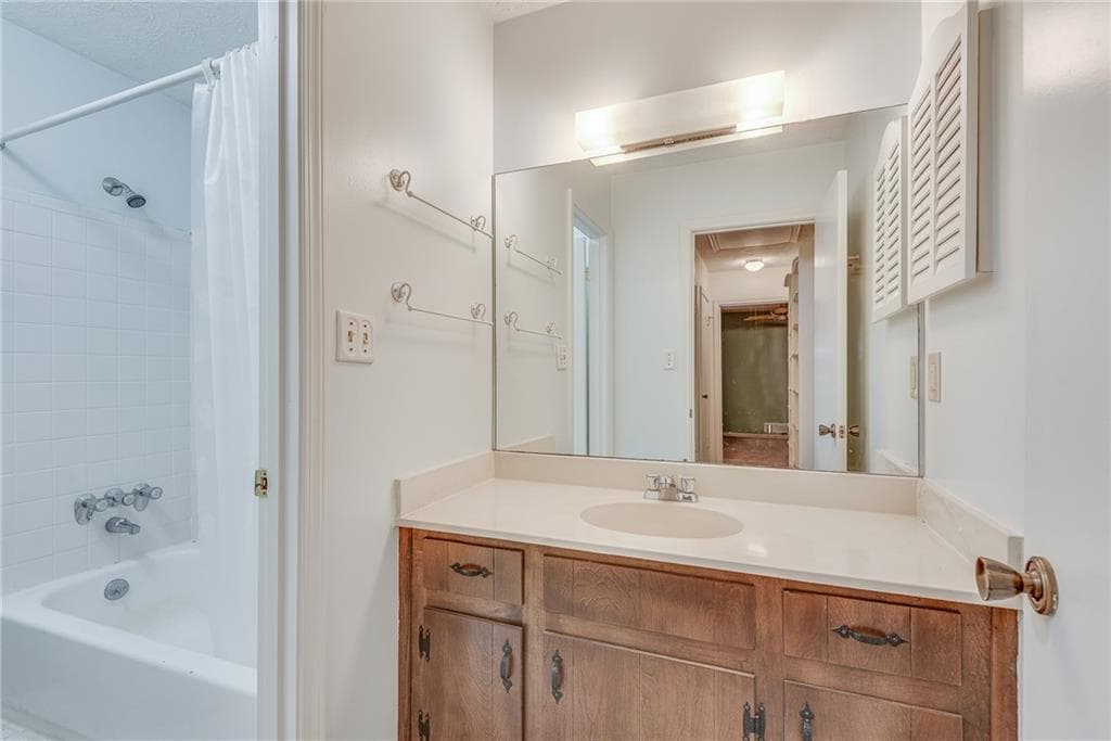 2 bedroom, 3 bathroom, 1,536 sq ft townhouse for sale at 837 Heritage Square, Decatur, GA 30033 — photo 9