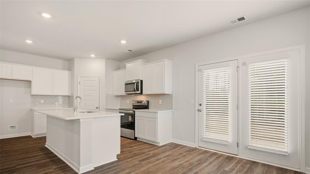 4 bedroom, 3 bathroom, 1,976 sq ft single family residence for sale at 168 Pinemarrow Trail, Stockbridge, GA 30281 — photo 6
