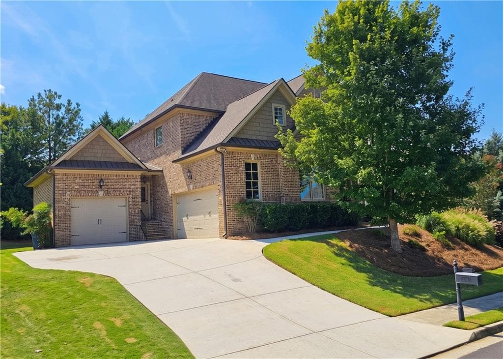 5 bedroom, 4 bathroom, 3,994 sq ft single family residence for sale at 4271 Sierra Creek Court, Hoschton, GA 30548 — photo 3