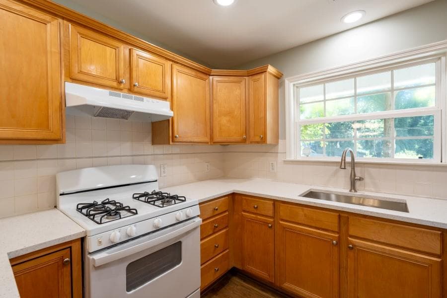 3 bedroom, 2 bathroom, 1,959 sq ft single family residence for sale at 819 Gaston Street, Atlanta, GA 30310 — photo 10