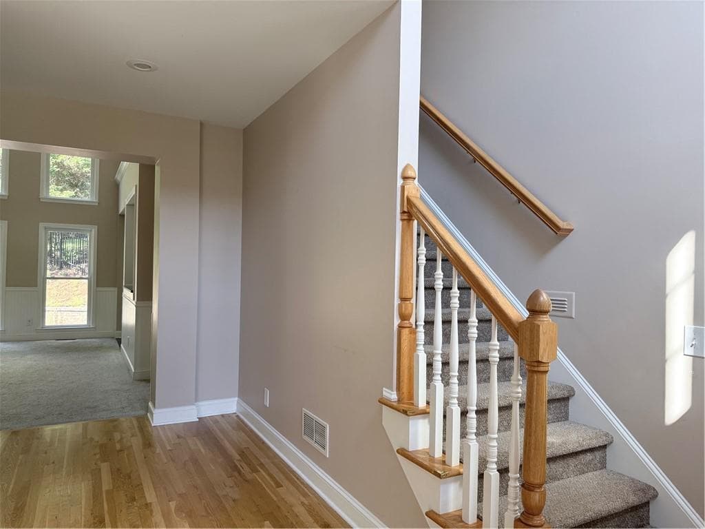 5 bedroom, 5 bathroom, 4,323 sq ft single family residence under contract at 5210 Maplewood Lane, Gainesville, GA 30504 — photo 4