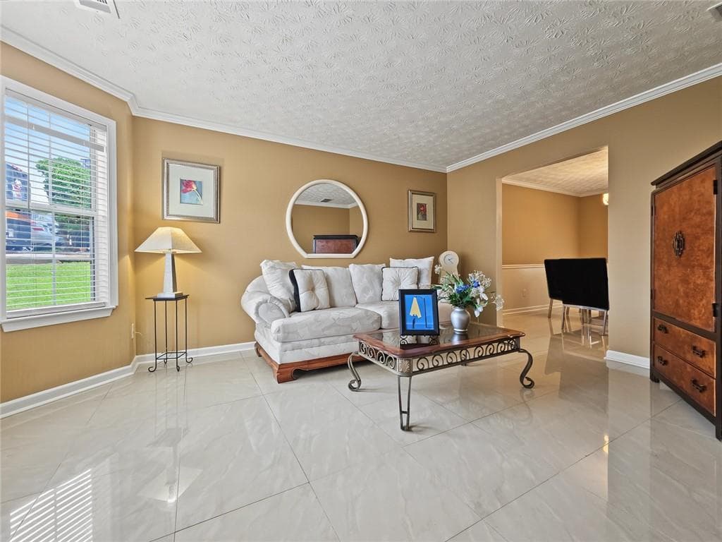 4 bedroom, 3 bathroom, 2,672 sq ft single family residence under contract at 3359 Rockmill Drive, Ellenwood, GA 30294 — photo 4