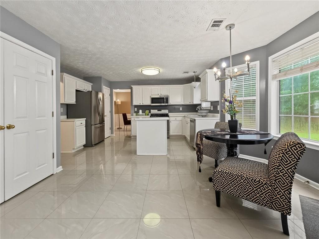 4 bedroom, 3 bathroom, 2,672 sq ft single family residence under contract at 3359 Rockmill Drive, Ellenwood, GA 30294 — photo 7