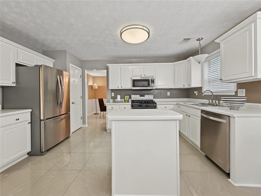 4 bedroom, 3 bathroom, 2,672 sq ft single family residence under contract at 3359 Rockmill Drive, Ellenwood, GA 30294 — photo 8