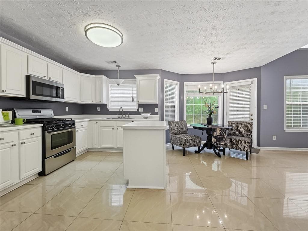 4 bedroom, 3 bathroom, 2,672 sq ft single family residence under contract at 3359 Rockmill Drive, Ellenwood, GA 30294 — photo 9