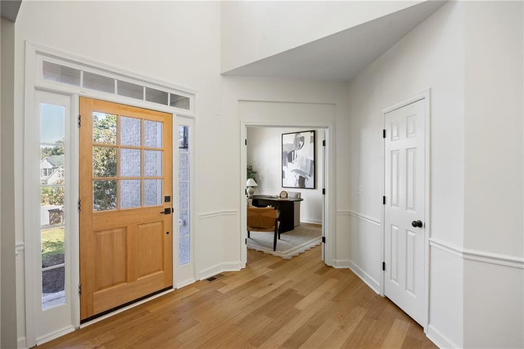 5 bedroom, 4 bathroom, 3,712 sq ft single family residence for sale at 770 Heathland Drive, Roswell, GA 30075 — photo 3