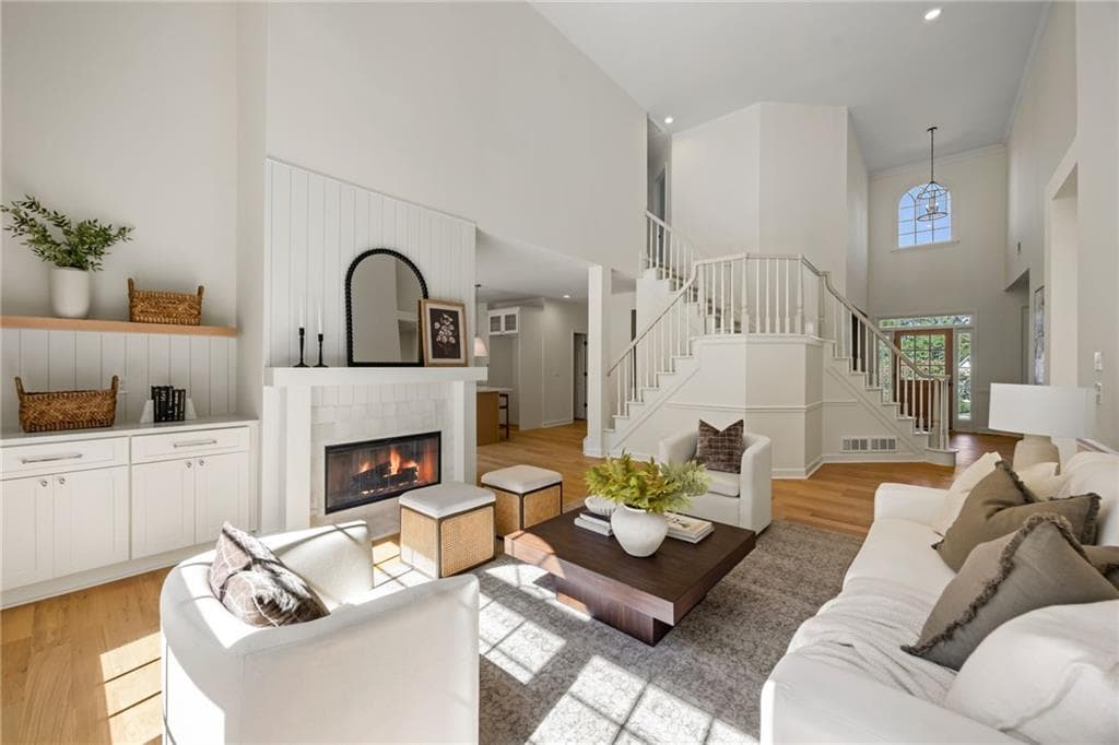 5 bedroom, 4 bathroom, 3,712 sq ft single family residence for sale at 770 Heathland Drive, Roswell, GA 30075 — photo 7