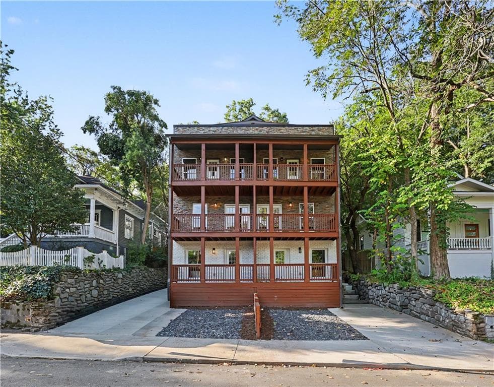 3 bedroom, 3 bathroom, 2,336 sq ft townhouse for sale at 371 5th Street, Atlanta, GA 30308