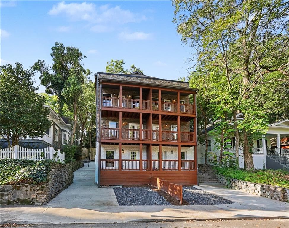 3 bedroom, 3 bathroom, 2,336 sq ft townhouse for sale at 371 5th Street, Atlanta, GA 30308 — photo 2