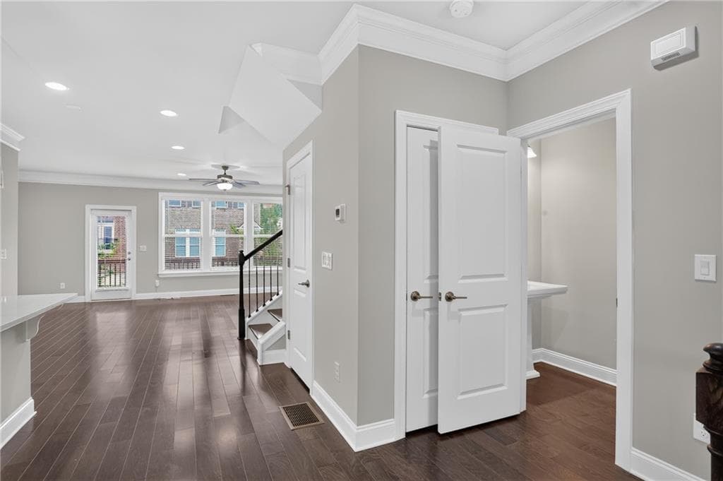 3 bedroom, 4 bathroom, 2,414 sq ft townhouse for sale at 4256 Townsend Lane, Atlanta, GA 30346 — photo 5
