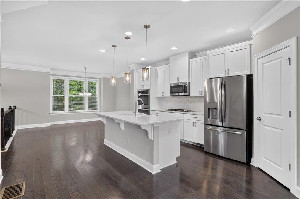 3 bedroom, 4 bathroom, 2,414 sq ft townhouse for sale at 4256 Townsend Lane, Atlanta, GA 30346 — photo 3