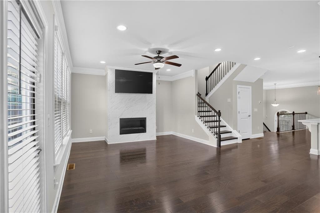 3 bedroom, 4 bathroom, 2,414 sq ft townhouse for sale at 4256 Townsend Lane, Atlanta, GA 30346 — photo 7