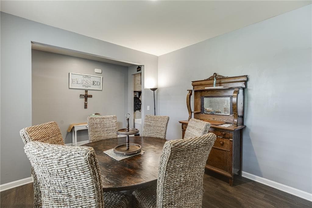 5 bedroom, 3 bathroom, 2,556 sq ft single family residence for sale at 410 Maple Brook Drive, Dawsonville, GA 30534 — photo 8