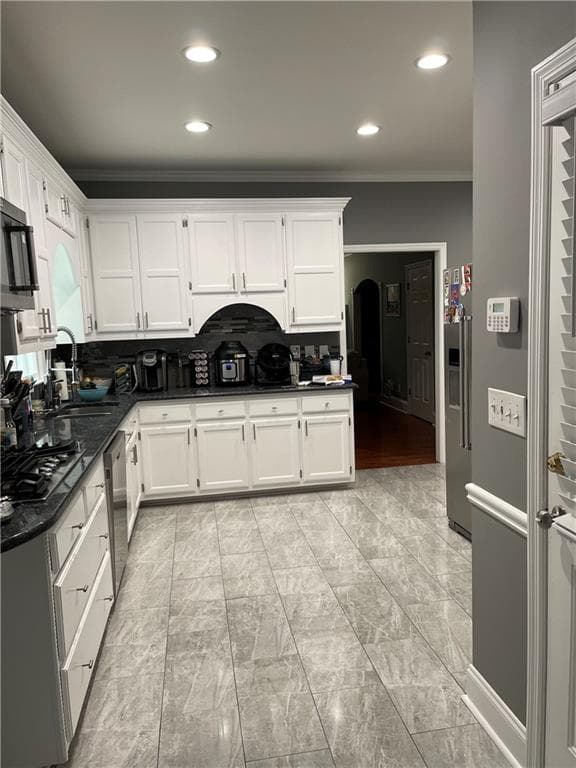 4 bedroom, 3 bathroom, 5,000 sq ft single family residence for sale at 5260 Overbend Trail, Suwanee, GA 30024 — photo 3