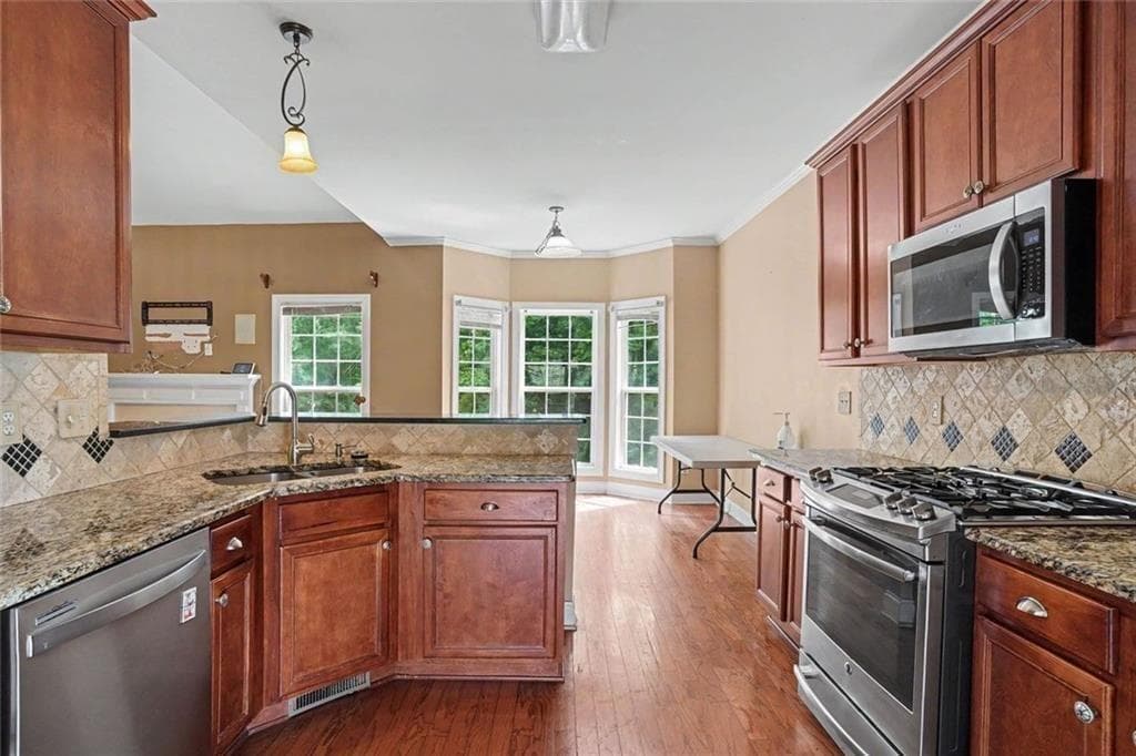 4 bedroom, 4 bathroom, 2,619 sq ft single family residence for sale at 2871 Weatherstone Circle, Conyers, GA 30094 — photo 7